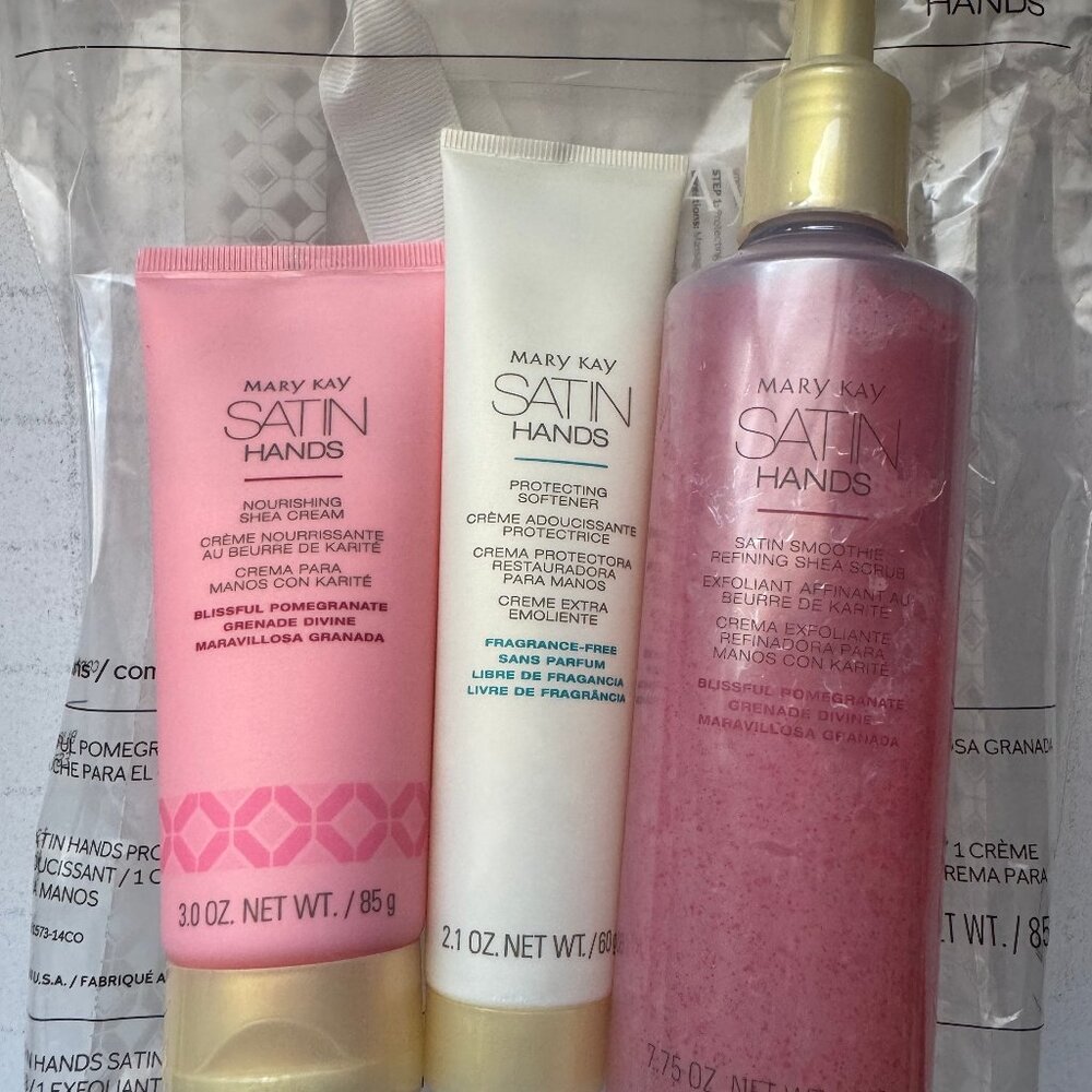 MARY KAY Blissful Pomegranate Satin Hands Pampering Set
